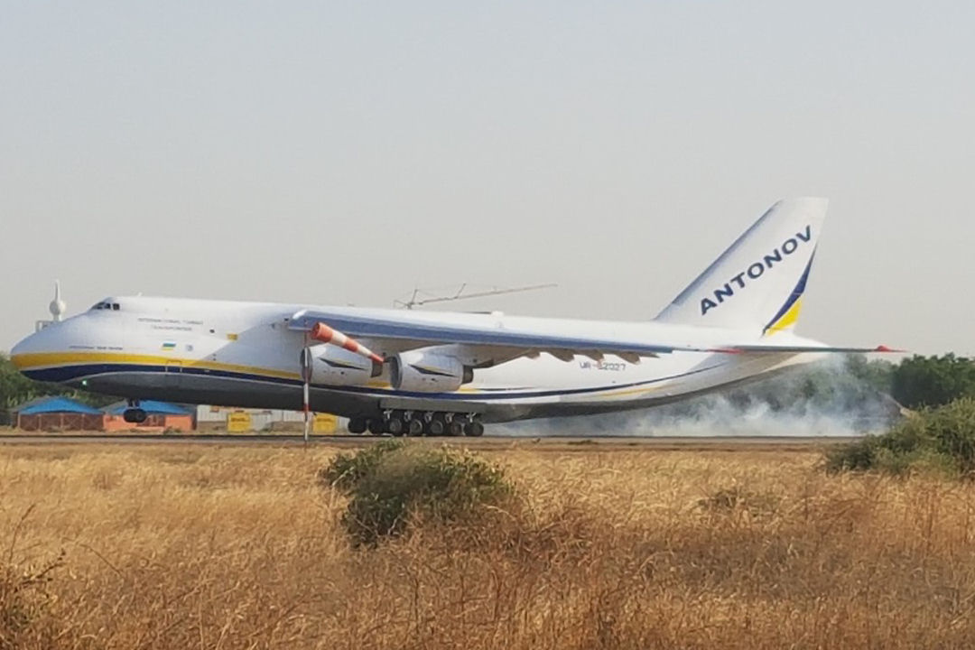 D&eacute;cembre 2017 -  DEK Transit International affr&egrave;te un Antonov 124 au Tchad